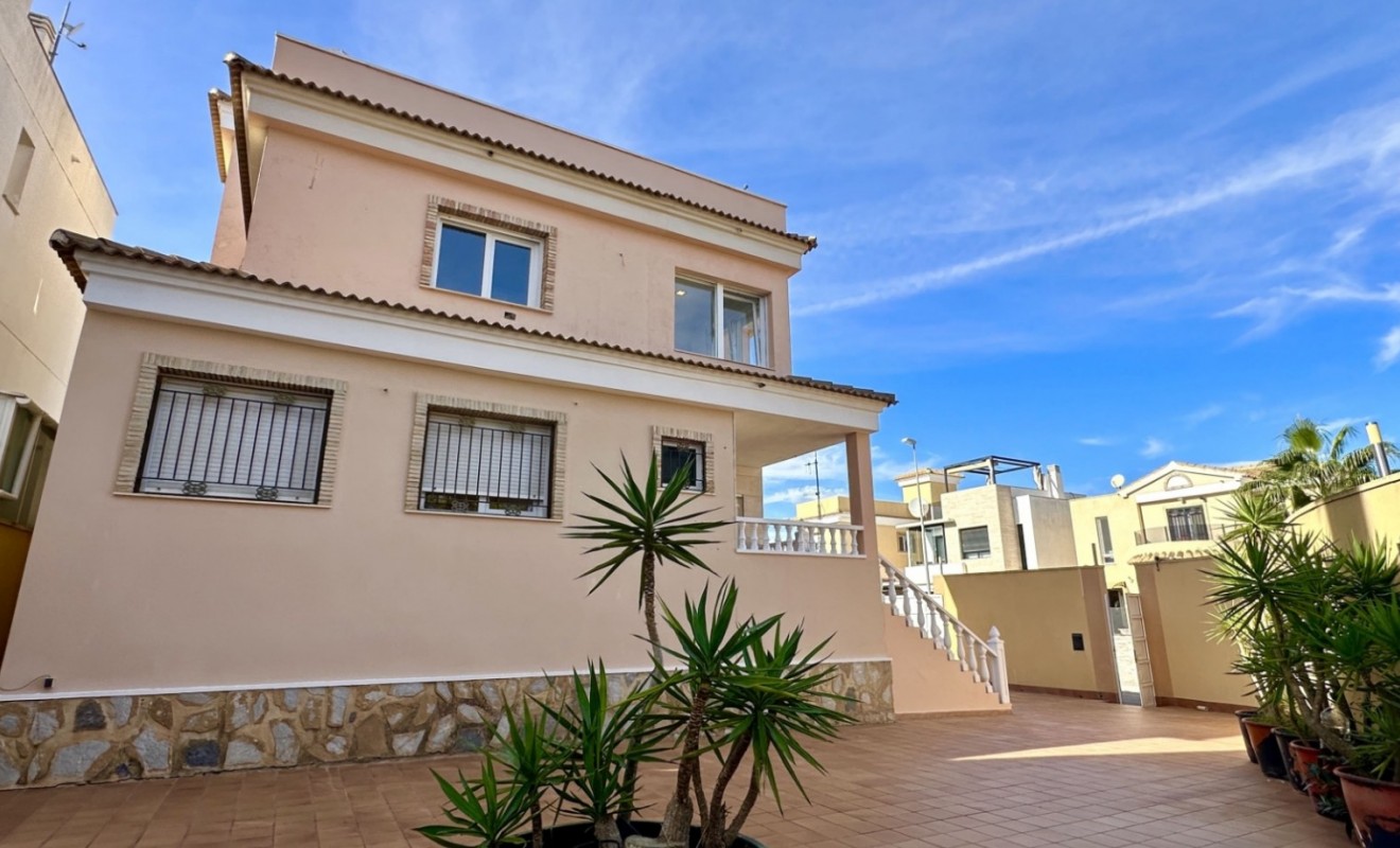 Wederverkoop - Detached villa - Orihuela Costa - Las Filipinas