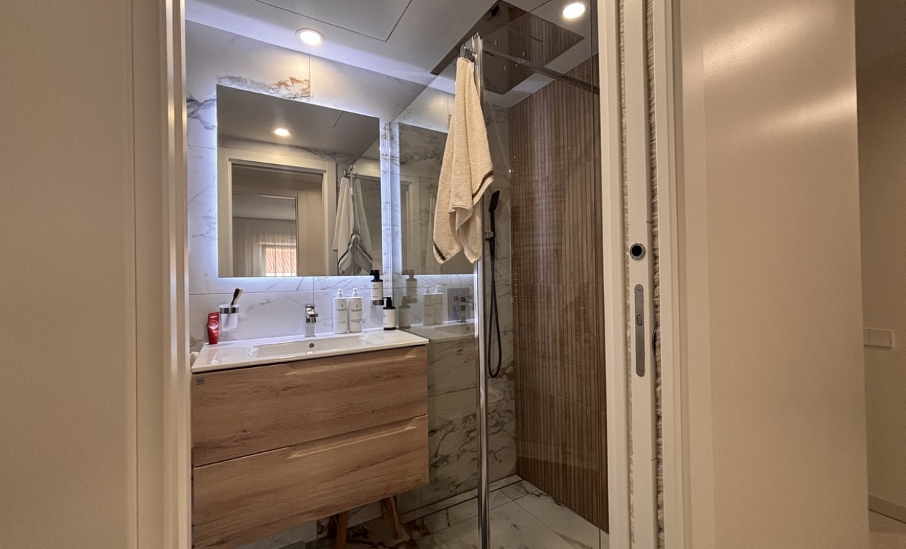 Sale - Apartment - Lo Pagan