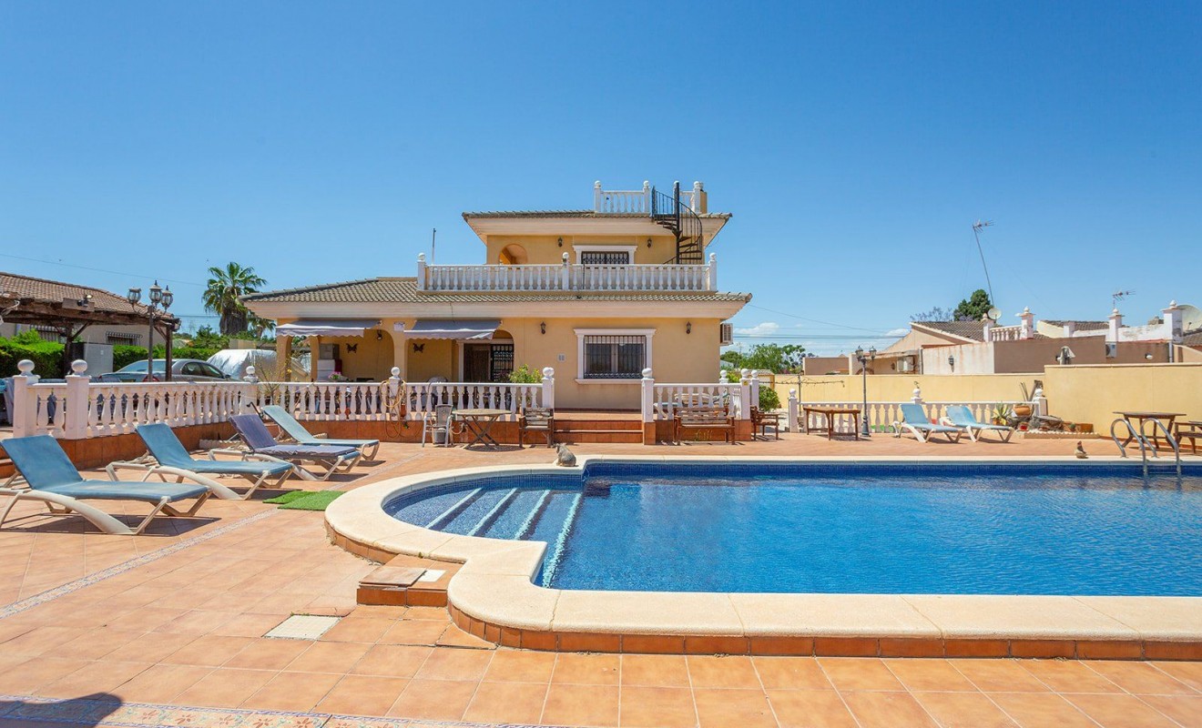 Revente - Villa - Torrevieja - Los balcones