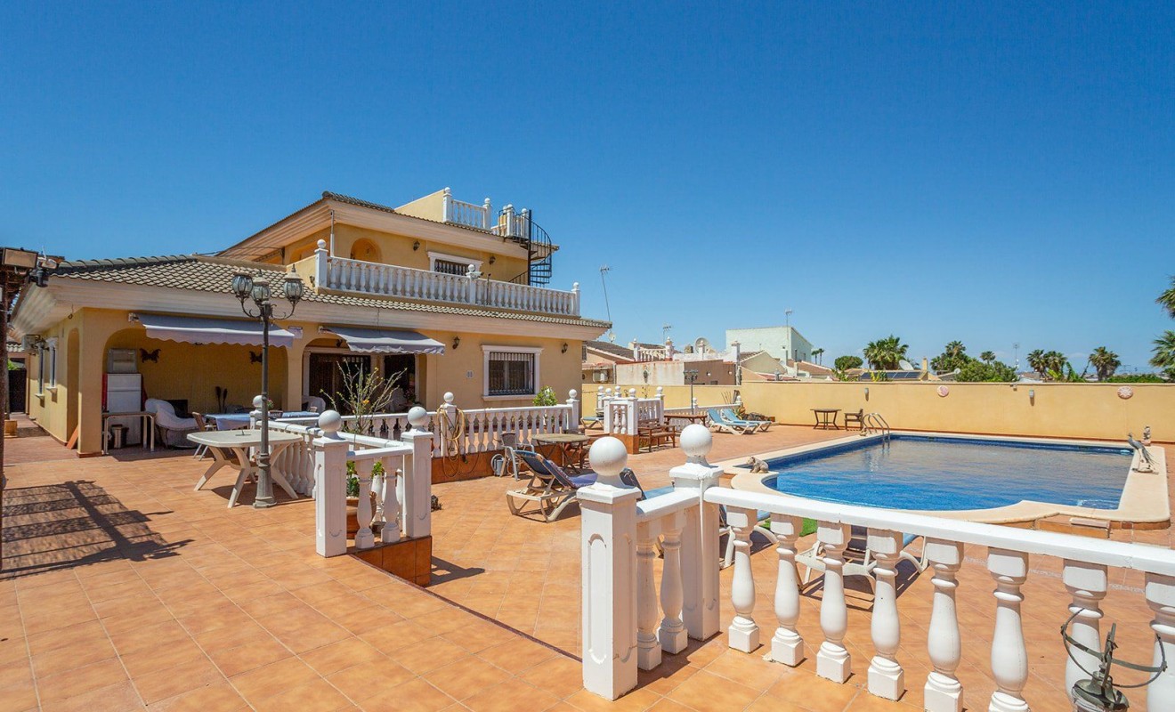 Revente - Villa - Torrevieja - Los balcones