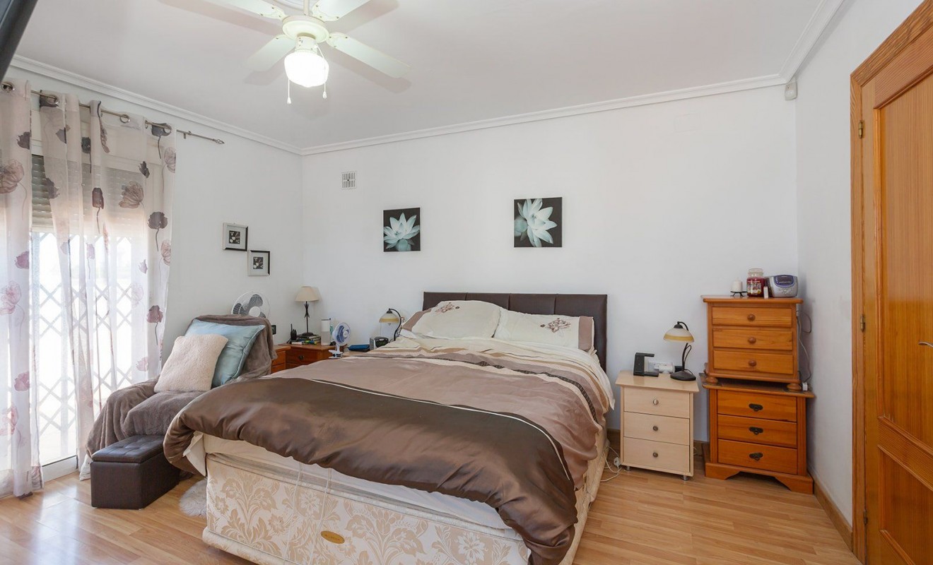 Revente - Villa - Torrevieja - Los balcones