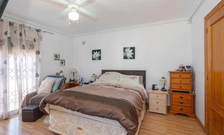 Revente - Villa - Torrevieja - Los balcones