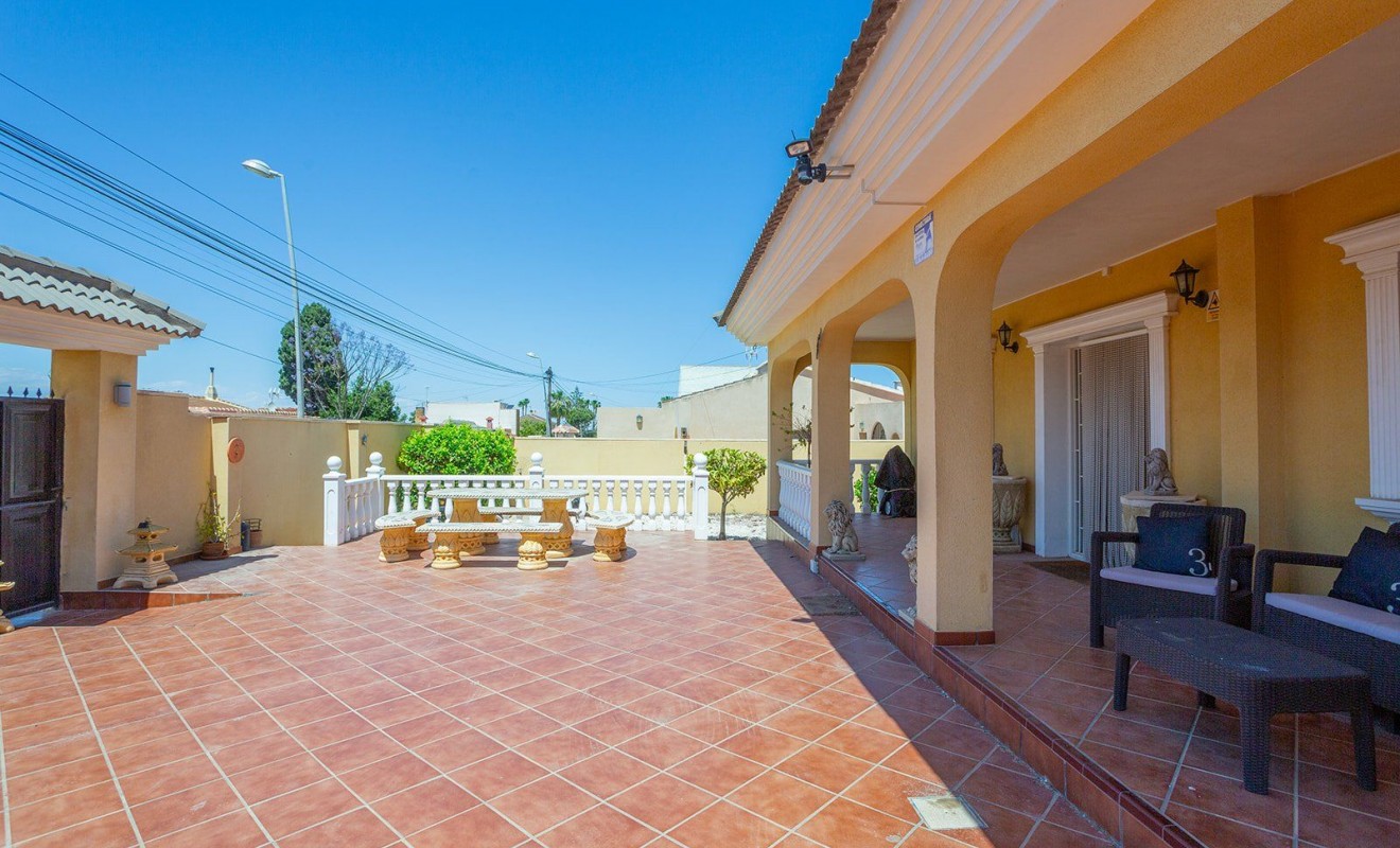 Revente - Villa - Torrevieja - Los balcones