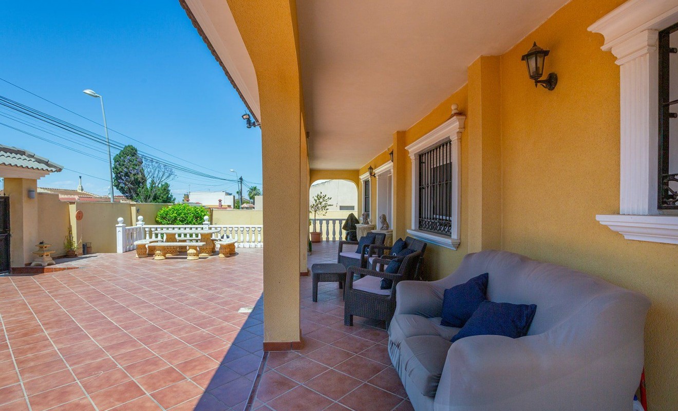 Revente - Villa - Torrevieja - Los balcones