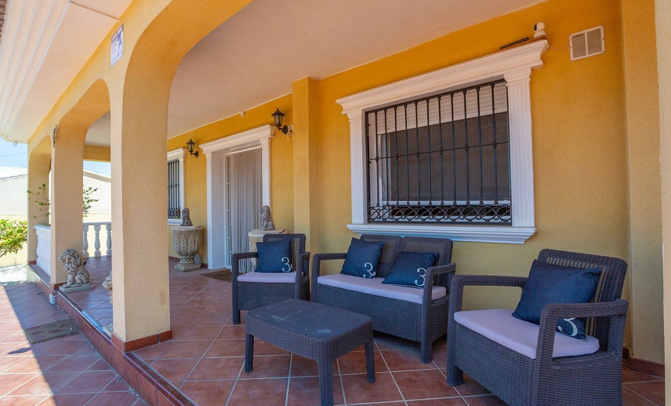 Revente - Villa - Torrevieja - Los balcones