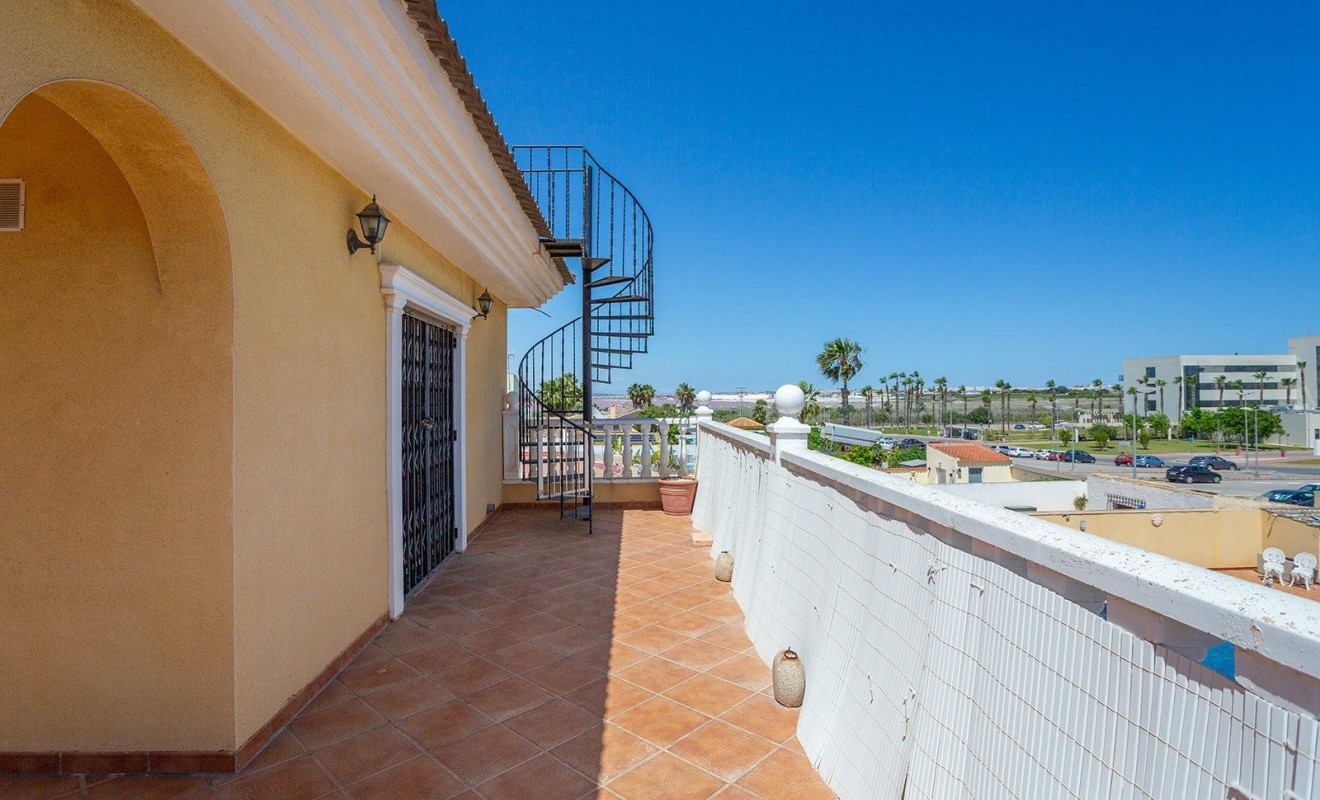 Revente - Villa - Torrevieja - Los balcones