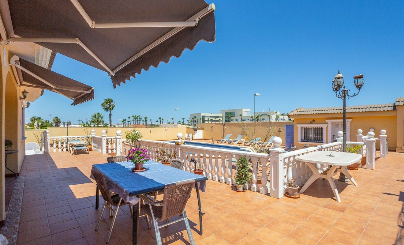 Revente - Villa - Torrevieja - Los balcones