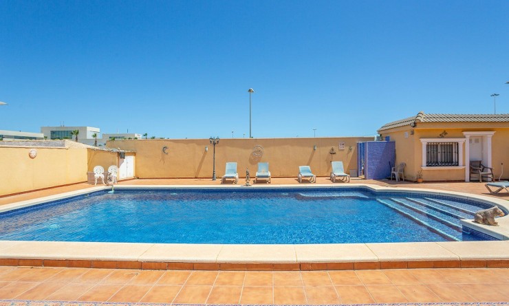 Revente - Villa - Torrevieja - Los balcones