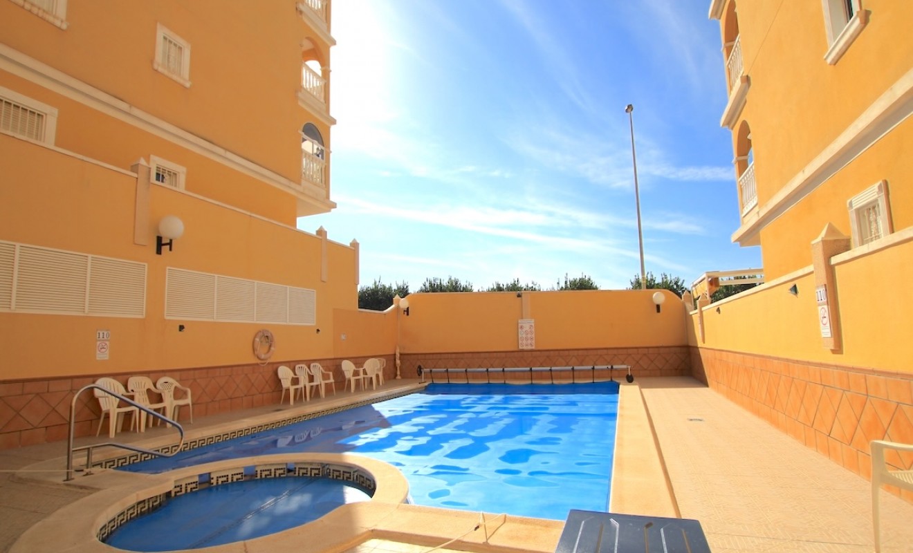 Sale - Apartment - Algorfa