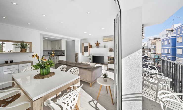 Sale - Apartamento - Torrevieja - Puerto