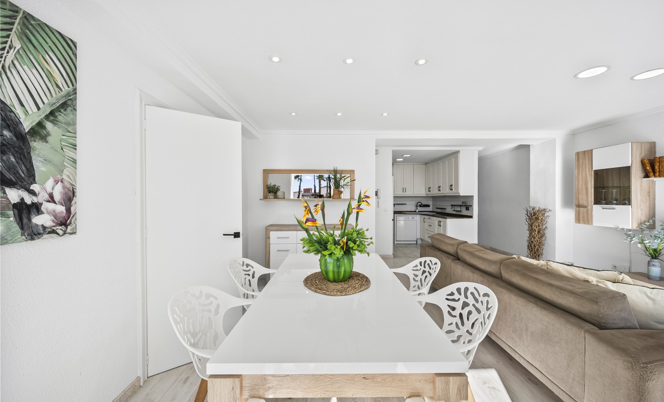 Sale - Apartamento - Torrevieja - Puerto