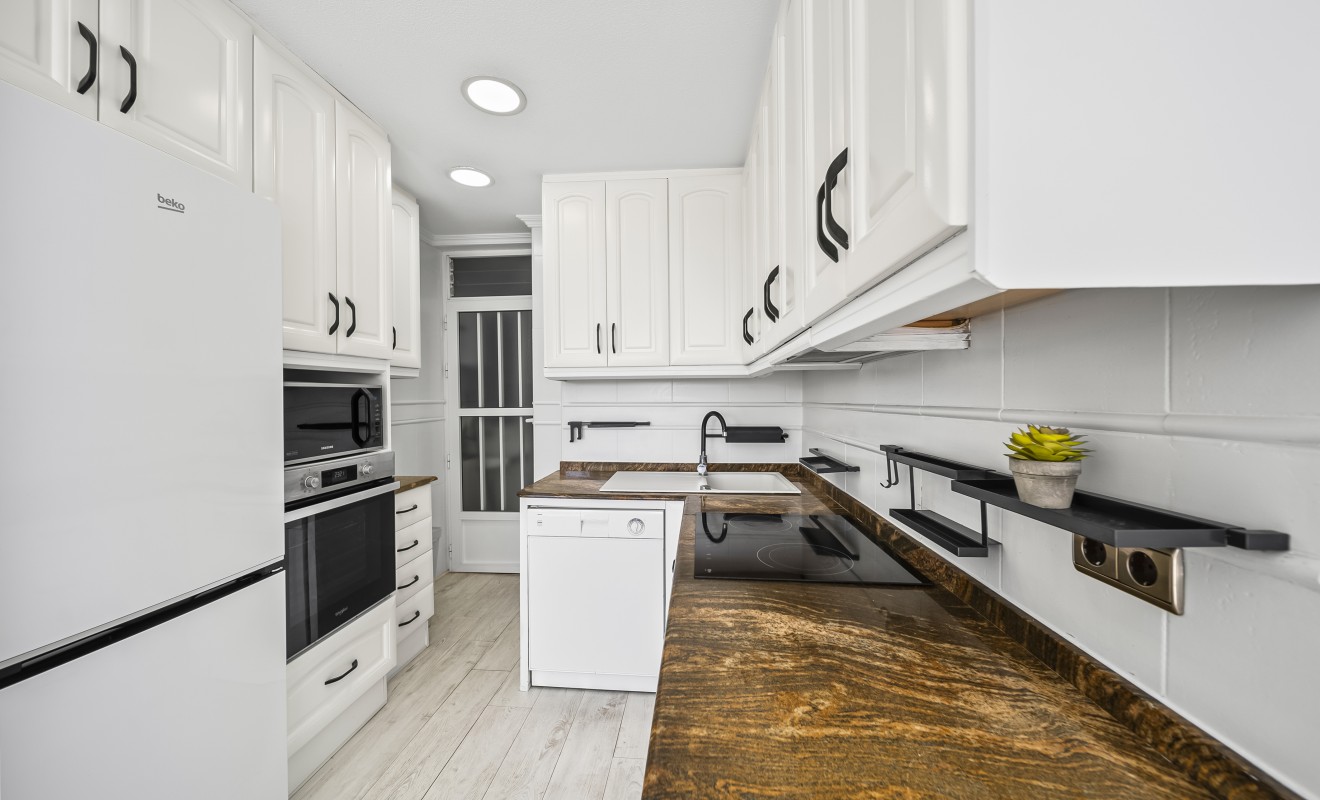 Sale - Apartamento - Torrevieja - Puerto