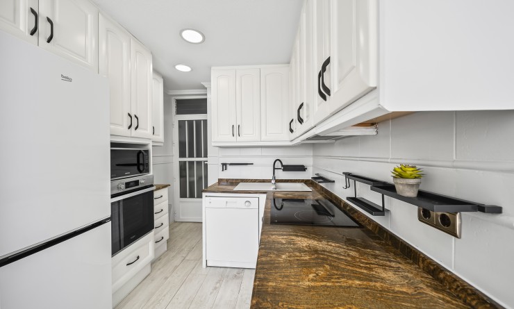 Sale - Apartamento - Torrevieja - Puerto