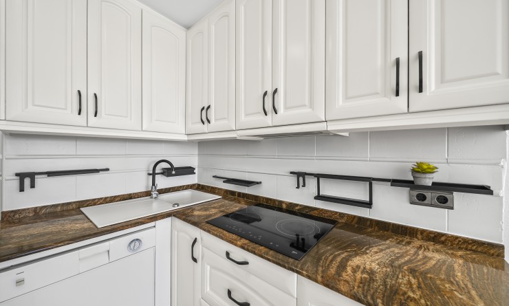 Sale - Apartamento - Torrevieja - Puerto