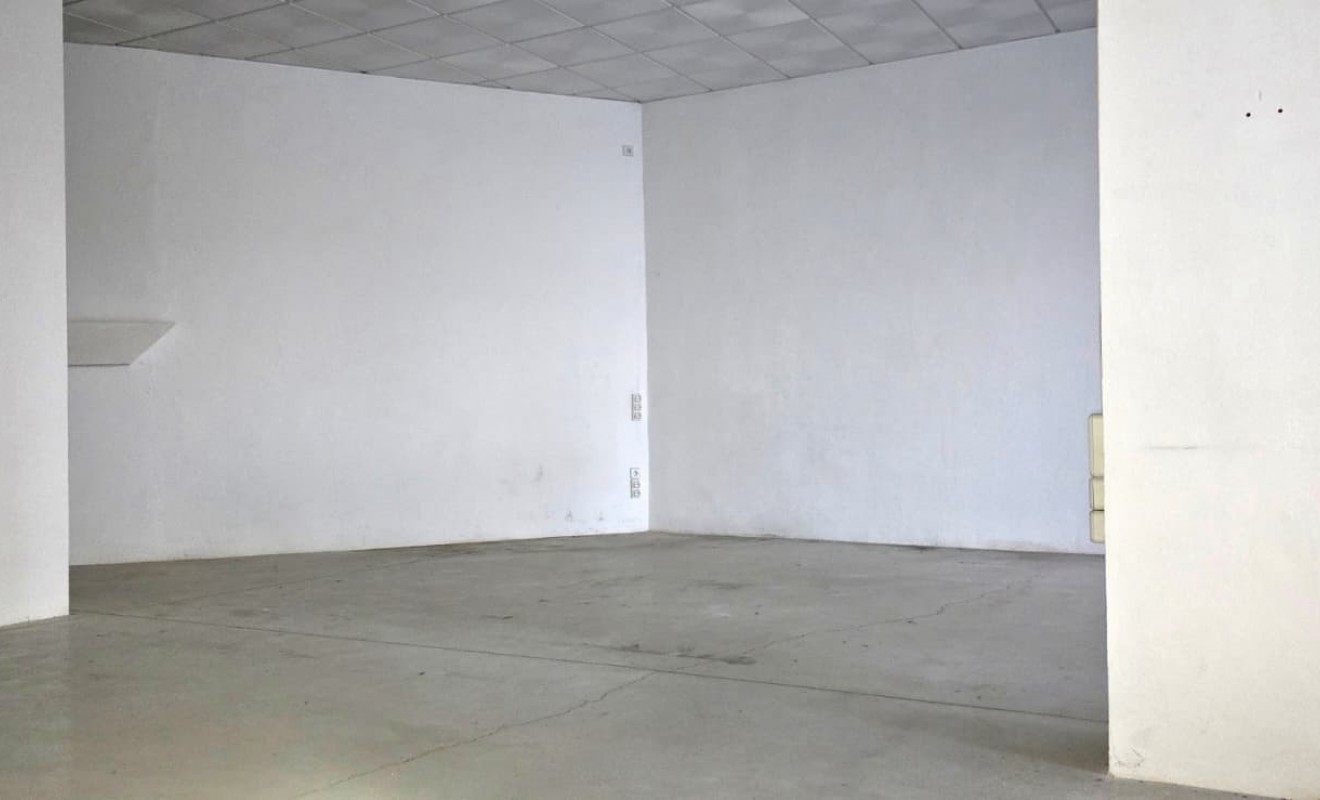 Sale - Local - La Nucía