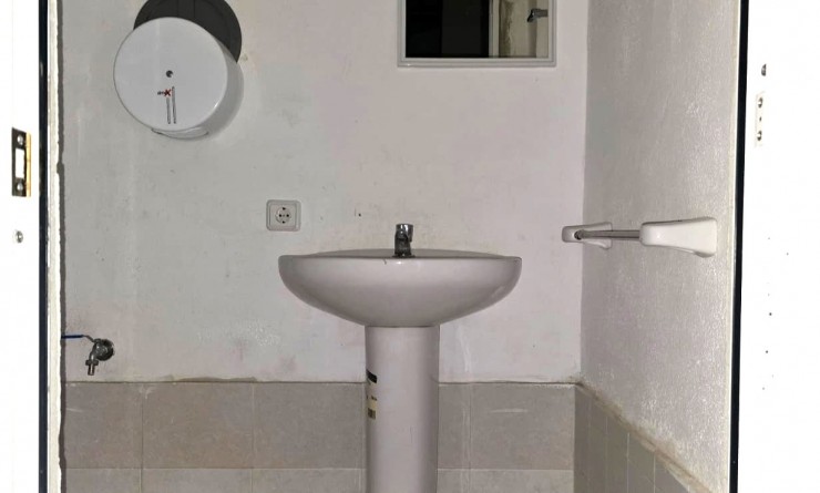 Sale - Local - La Nucía