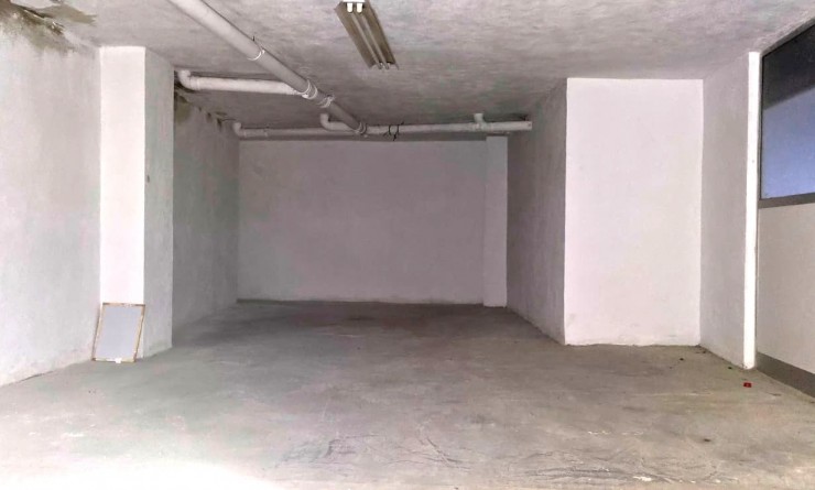 Sale - Local - La Nucía