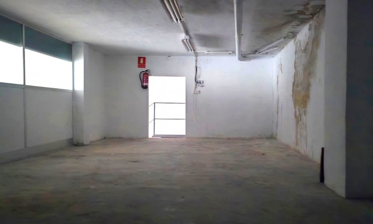 Sale - Local - La Nucía