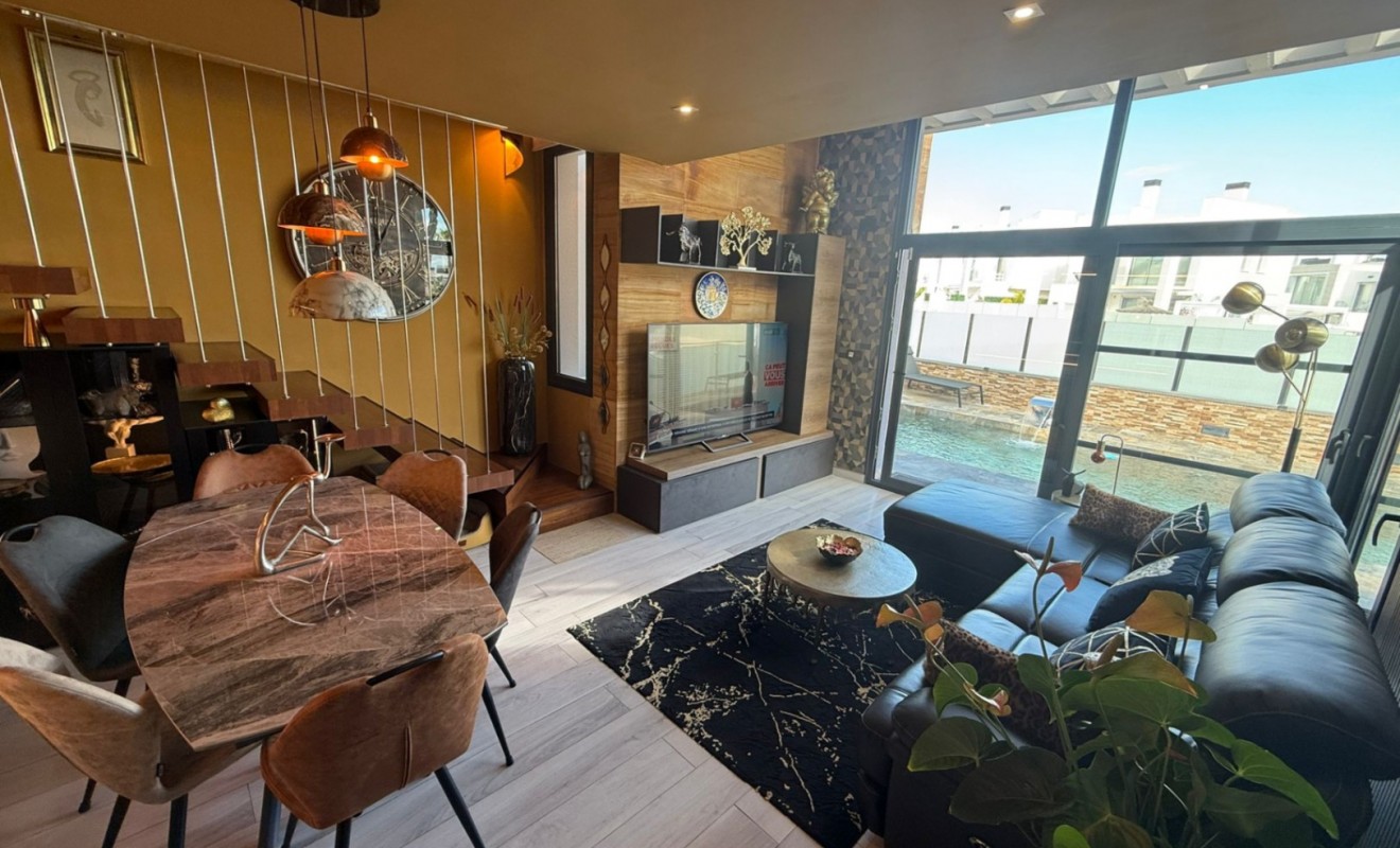 Wederverkoop - Villa - Orihuela - Lomas de Cabo Roig