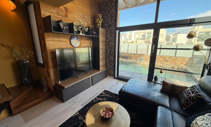 Wederverkoop - Villa - Orihuela - Lomas de Cabo Roig