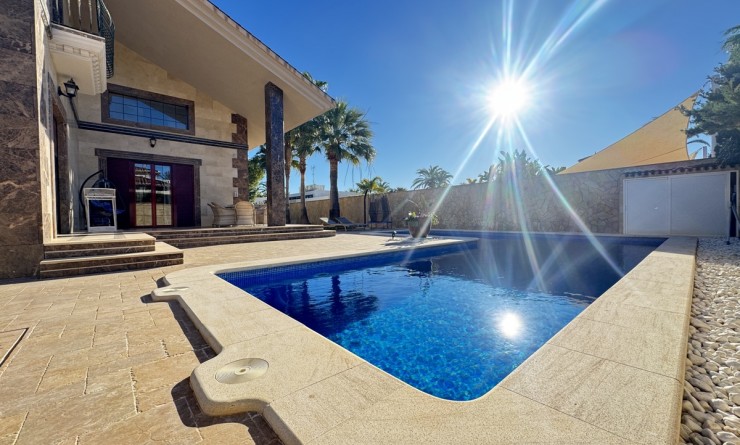 Sale - Villa - Cabo Roig