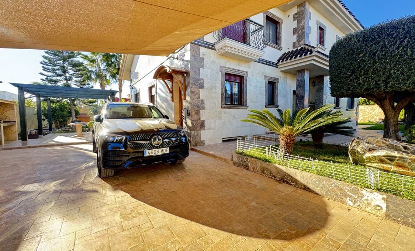 Sale - Villa - Cabo Roig