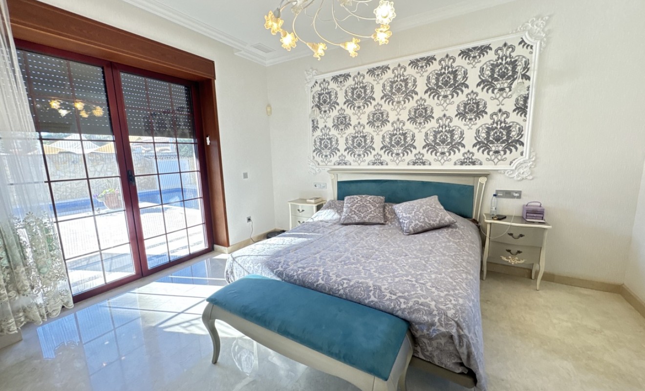 Sale - Villa - Cabo Roig