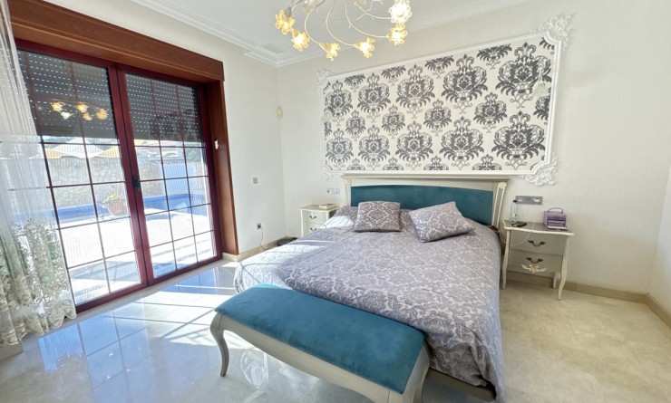 Sale - Villa - Cabo Roig