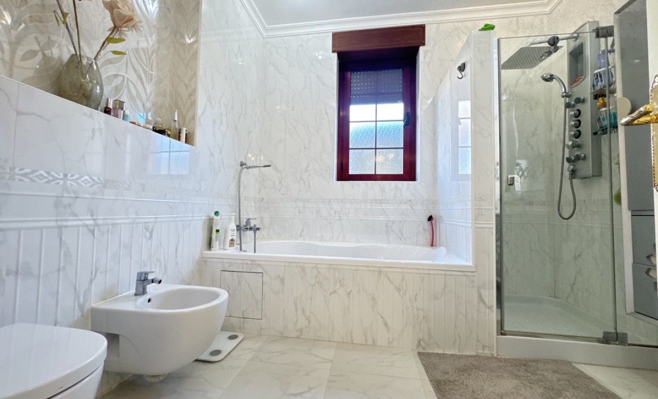 Sale - Villa - Cabo Roig