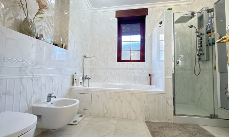 Sale - Villa - Cabo Roig