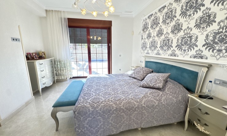 Sale - Villa - Cabo Roig