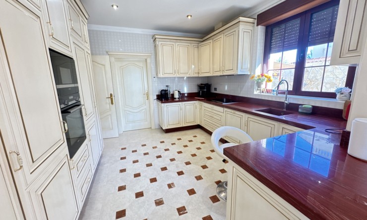 Sale - Villa - Cabo Roig