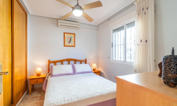 Sale - Chalet - Orihuela Costa - Playa Flamenca