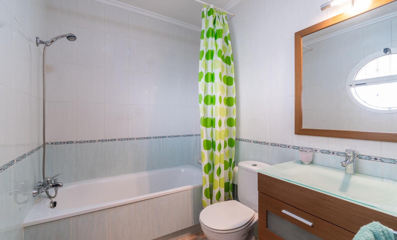 Sale - Chalet - Orihuela Costa - Playa Flamenca