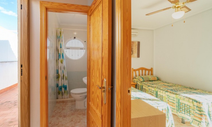 Sale - Chalet - Orihuela Costa - Playa Flamenca