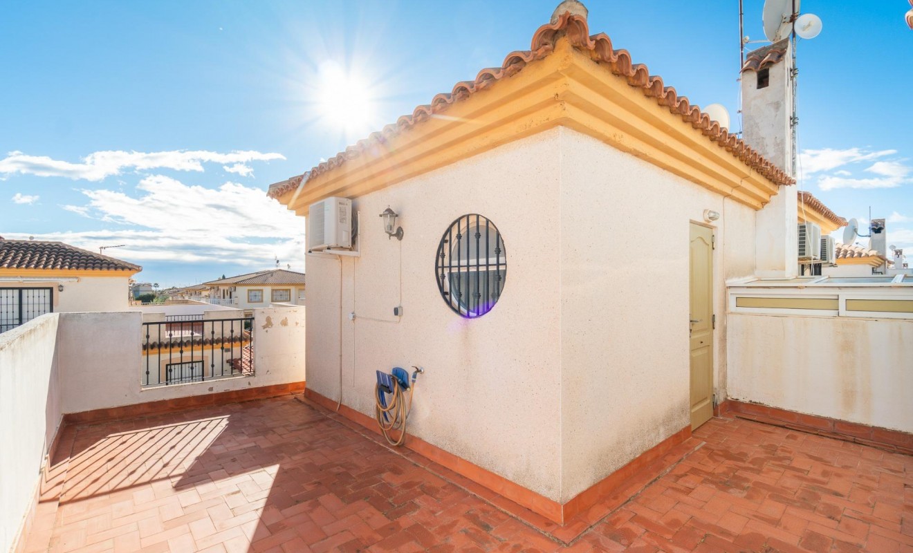 Sale - Chalet - Orihuela Costa - Playa Flamenca