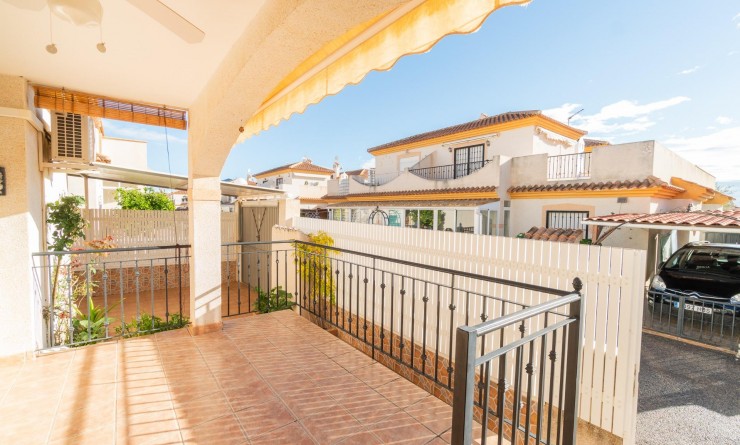 Sale - Chalet - Orihuela Costa - Playa Flamenca