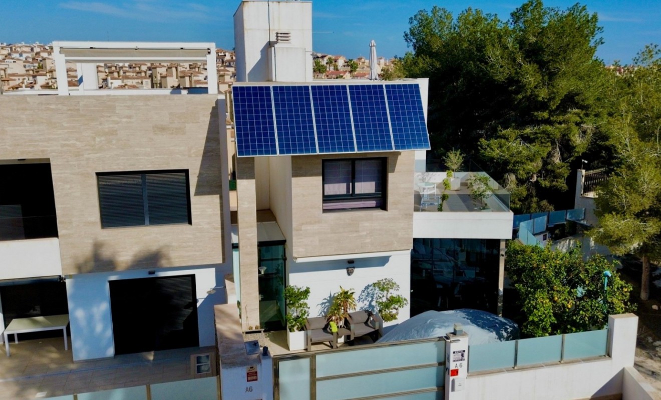 Wederverkoop - Detached villa - Orihuela Costa - Villamartín