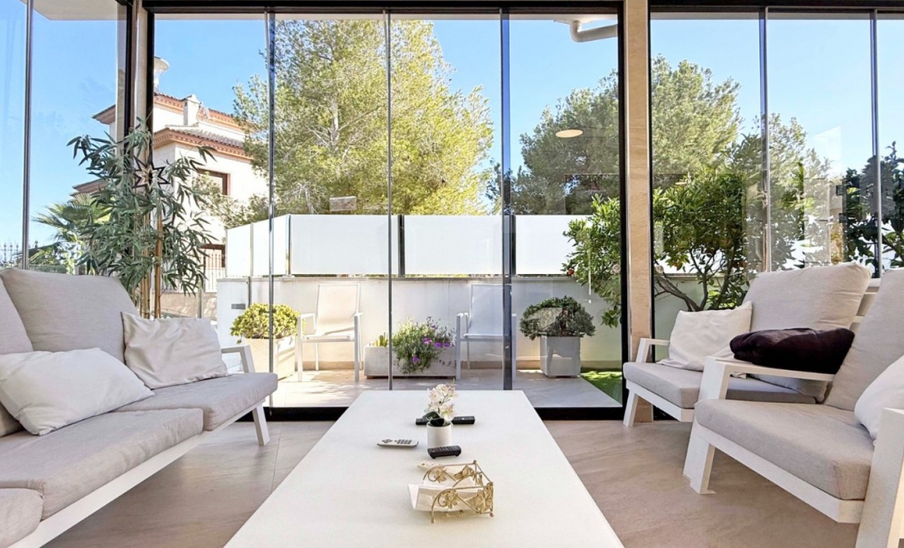 Wederverkoop - Detached villa - Orihuela Costa - Villamartín