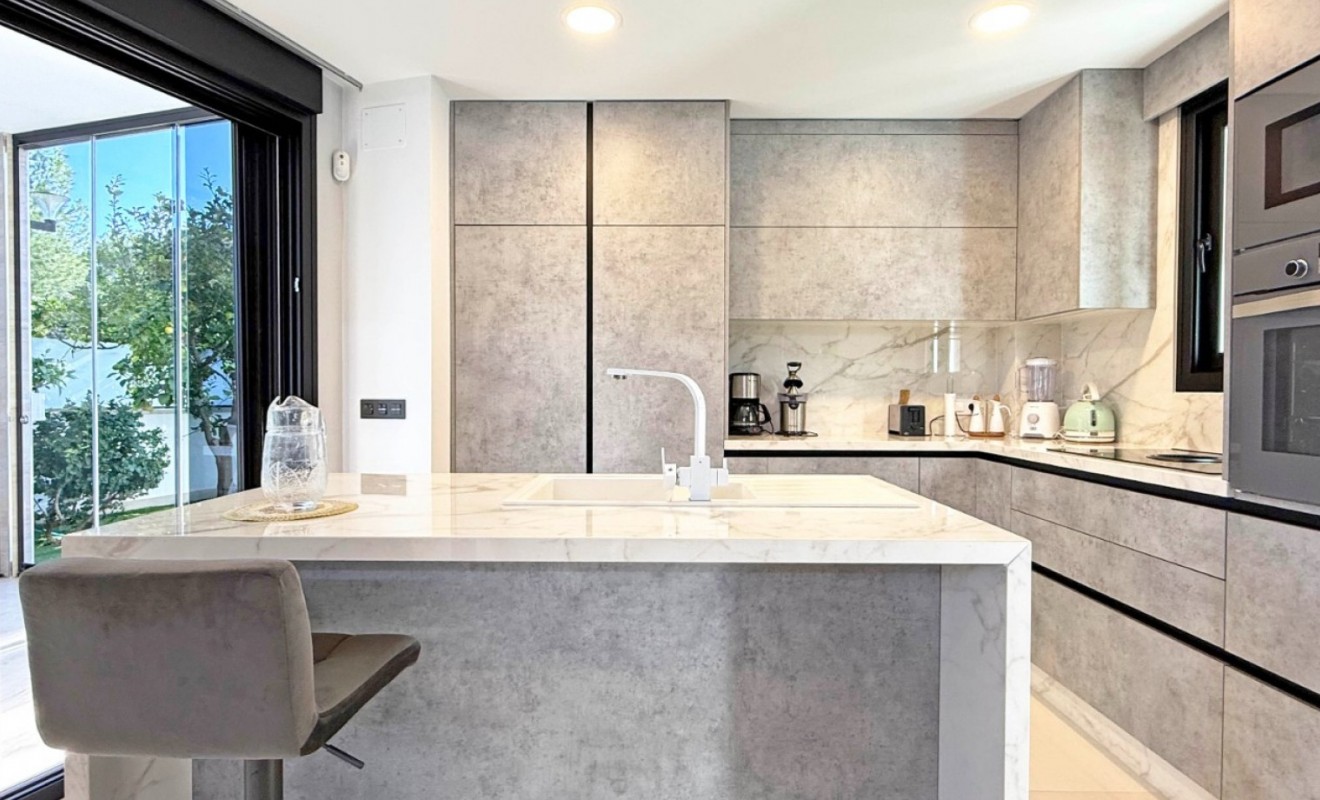 Wederverkoop - Detached villa - Orihuela Costa - Villamartín