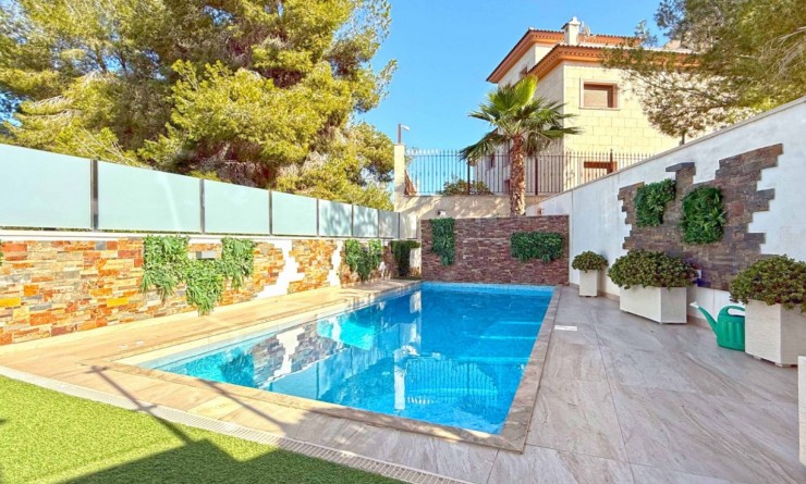 Wederverkoop - Detached villa - Orihuela Costa - Villamartín