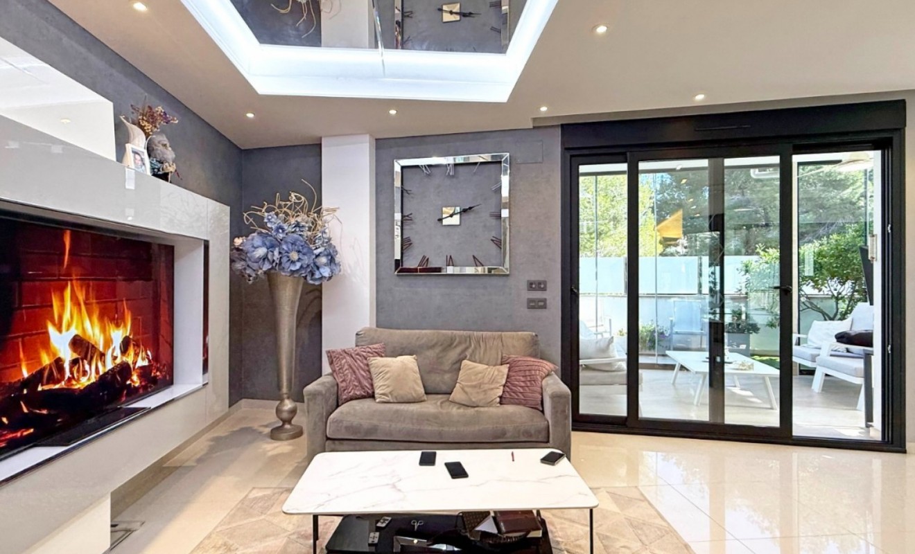 Wederverkoop - Detached villa - Orihuela Costa - Villamartín