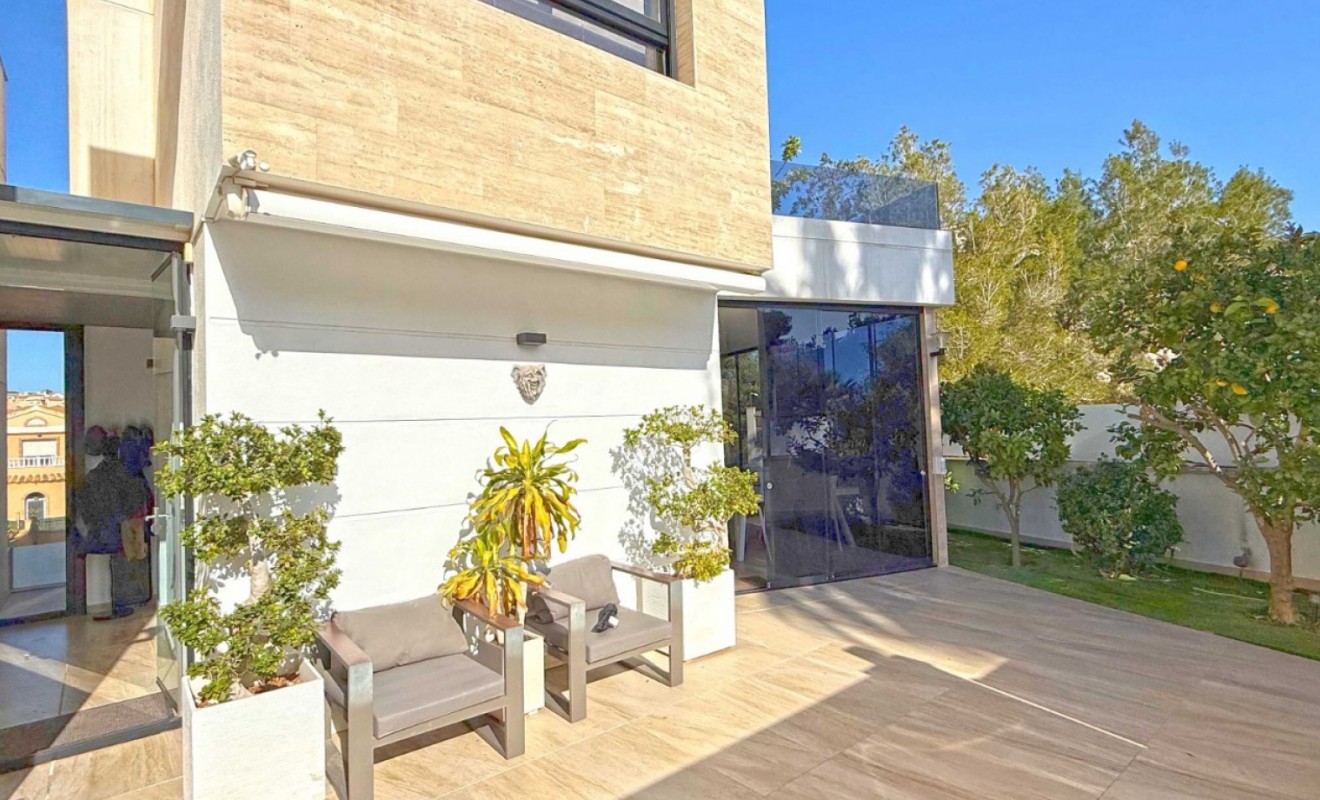 Wederverkoop - Detached villa - Orihuela Costa - Villamartín