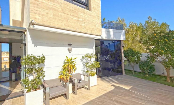 Wederverkoop - Detached villa - Orihuela Costa - Villamartín