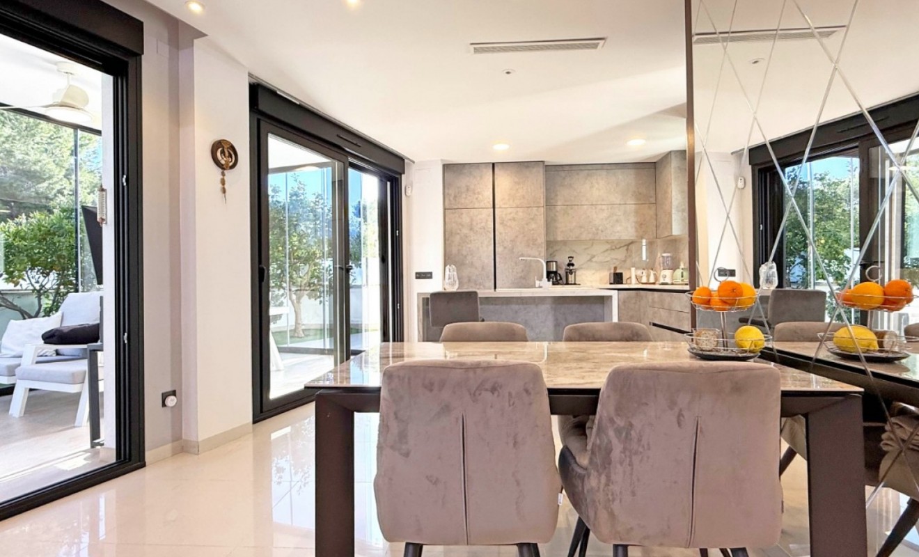 Wederverkoop - Detached villa - Orihuela Costa - Villamartín