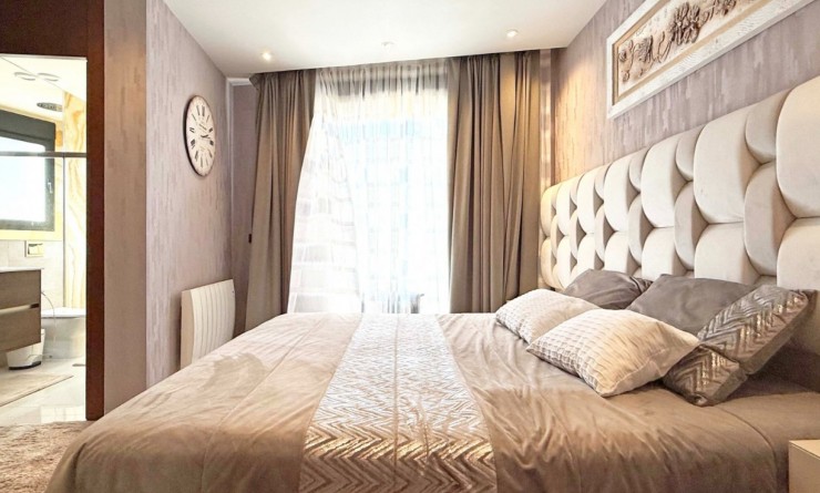 Wederverkoop - Detached villa - Orihuela Costa - Villamartín