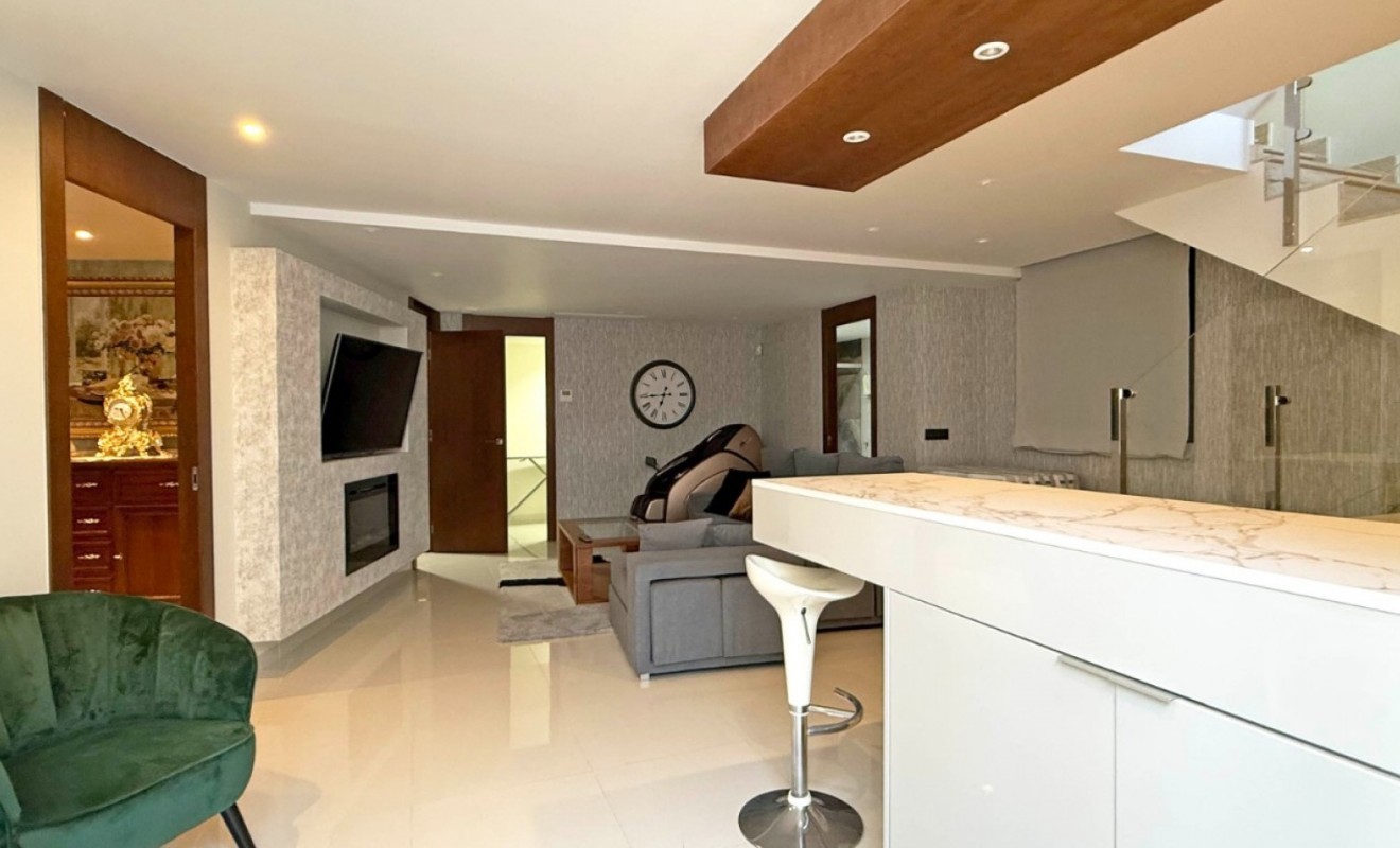 Wederverkoop - Detached villa - Orihuela Costa - Villamartín