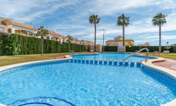 Sale - Terraced house - Torrevieja - El limonar