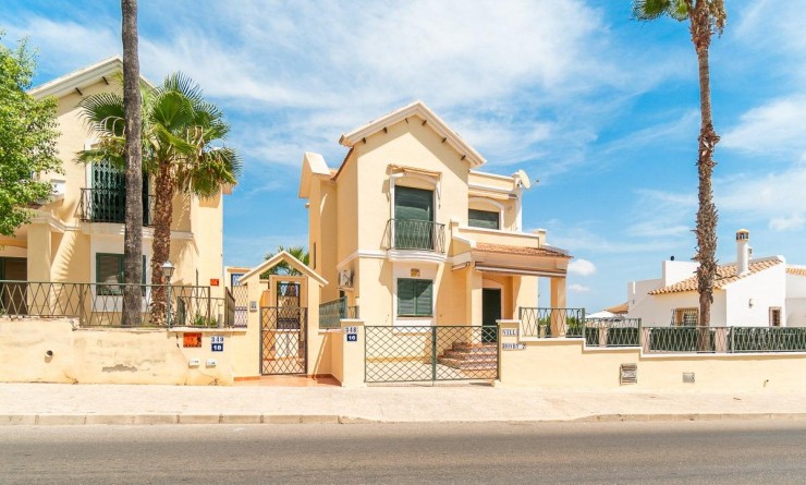 Sale - Villa - Orihuela Costa - Villamartín-Las Filipinas