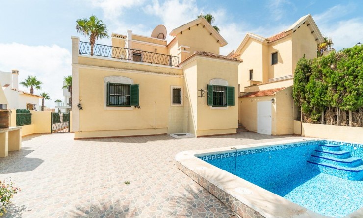 Sale - Villa - Orihuela Costa - Villamartín-Las Filipinas